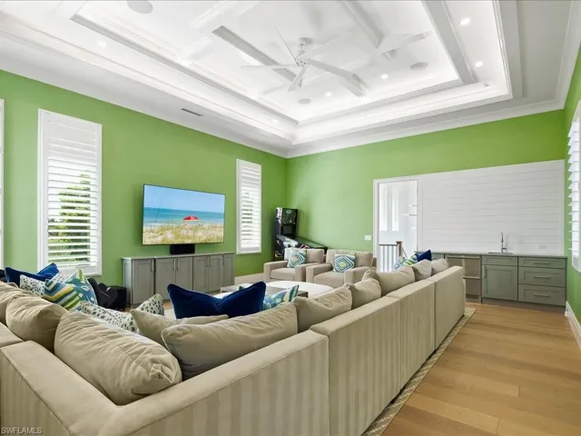 188 West St, Naples, Florida 34108