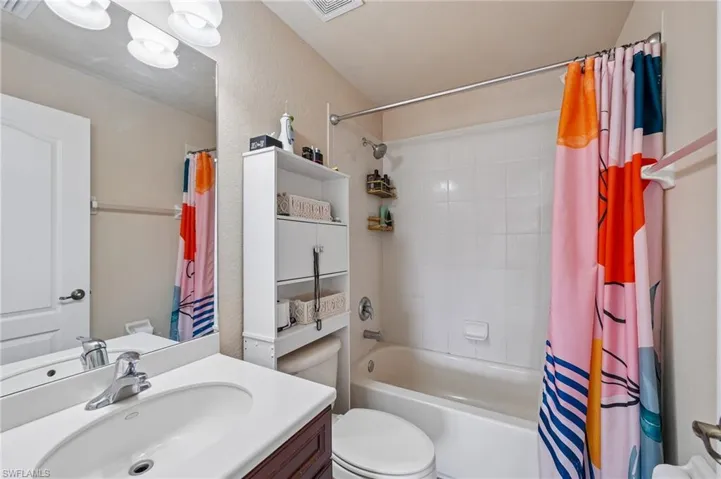 12142  Country Day  CIR, Fort Myers, FL 33913