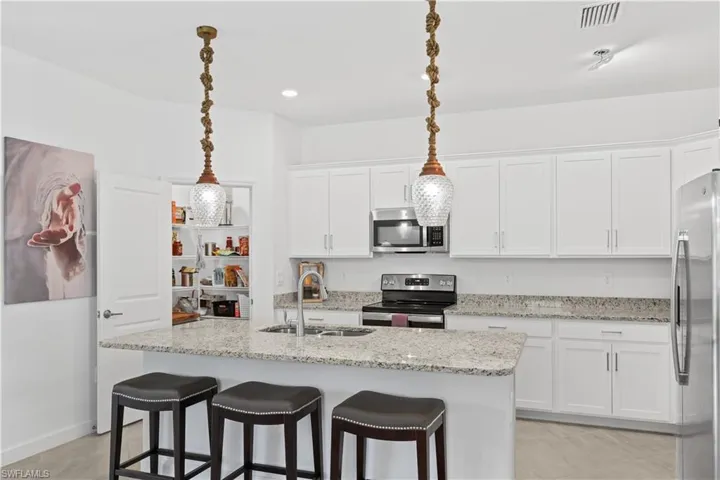 3390 Weston Manor Dr, Alva, Florida 33920