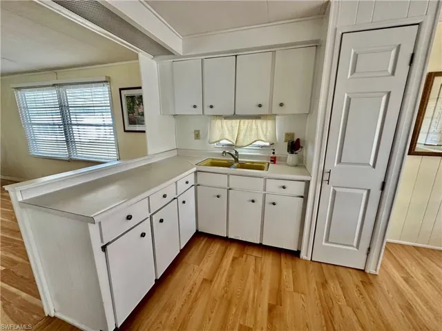 Kitchen w/Pantry