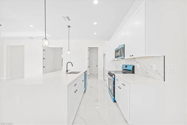 1226 5th Pl, Cape Coral, Florida 33909
