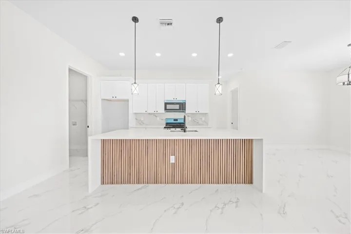 1226 5th Pl, Cape Coral, Florida 33909