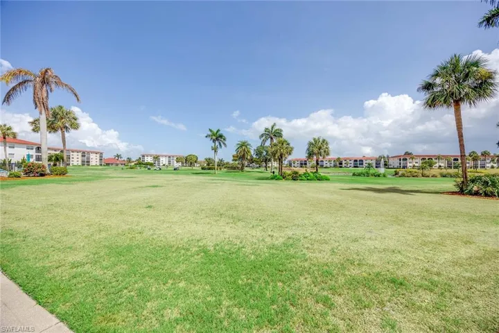 45 High Point Cir S 303, Naples, Florida 34103