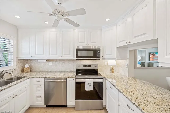 45 High Point Cir S 303, Naples, Florida 34103