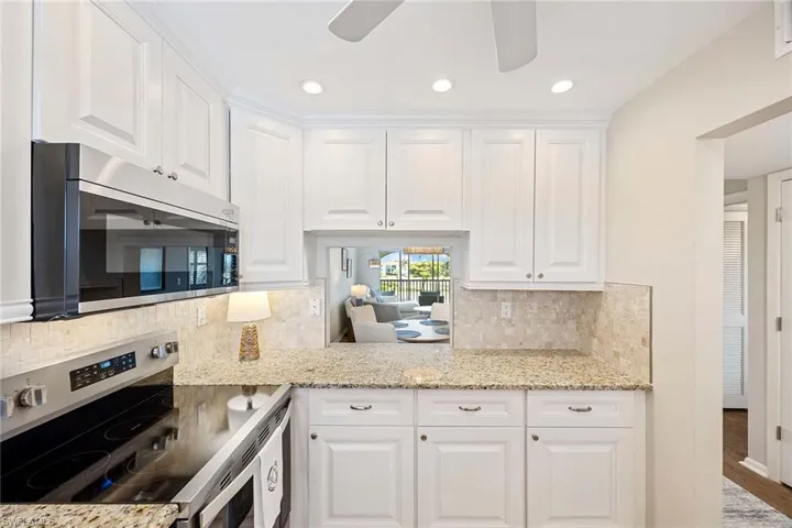 45 High Point Cir S 303, Naples, Florida 34103