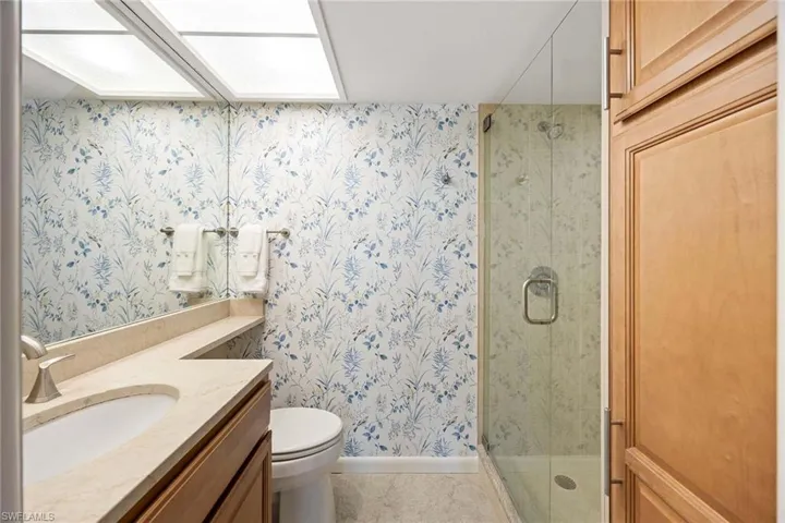 45 High Point Cir S 303, Naples, Florida 34103