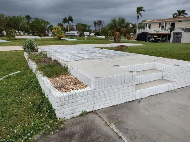 10  Cottonwood  DR, Fort Myers, FL 33908