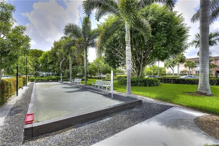 Surrounding community with a bocce ball area