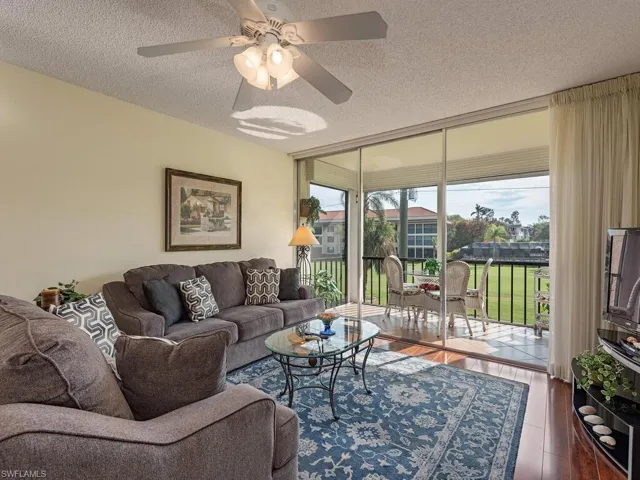 1087 Forest Lakes DR, Naples, FL 34105,224088718