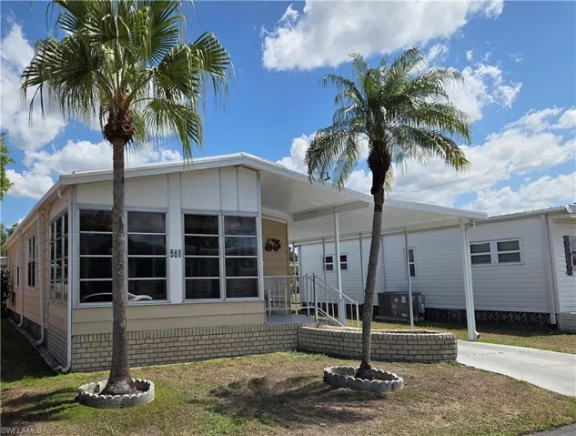 Immaculate & spacious 2 Bedroom + 2 Bathroom doublewide!
