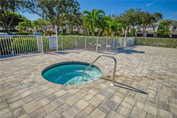 1925 Crestview Way 173, Naples, Florida 34119
