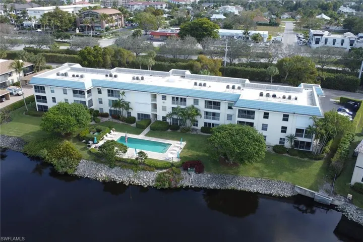 Drone / aerial view of Lake Suzanne and Camelot Club