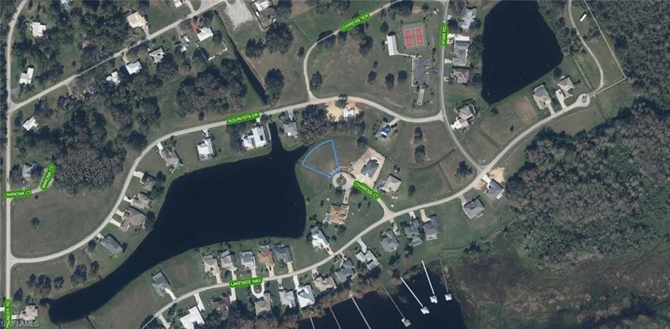 700  Cypress  CT, Sebring, FL 33876