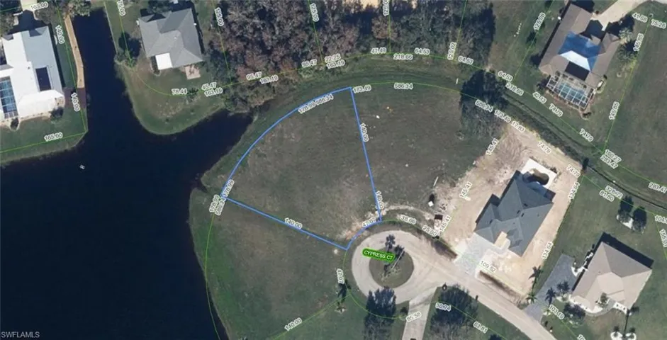 700  Cypress  CT, Sebring, FL 33876