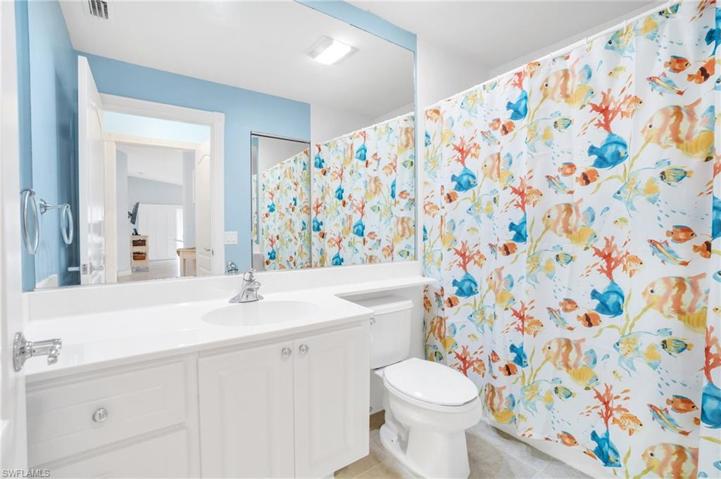 2nd bath ensuite w/ 2nd bedroom