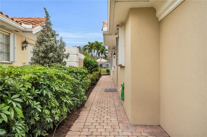 Private entrance & area to garden
