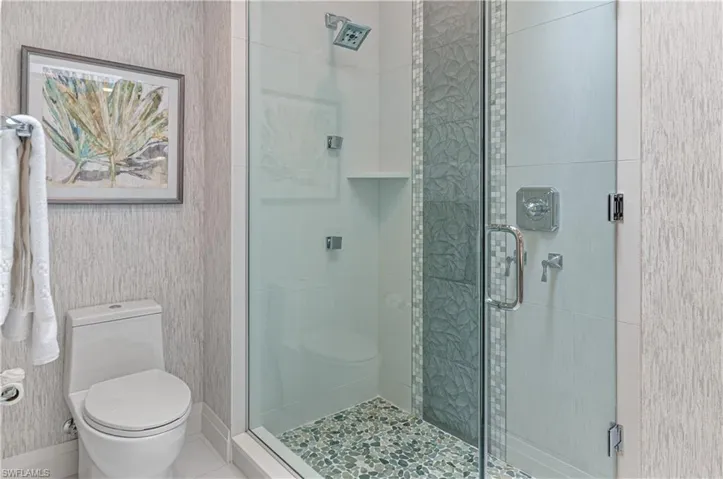 375  5th S AVE, Naples, FL 34102