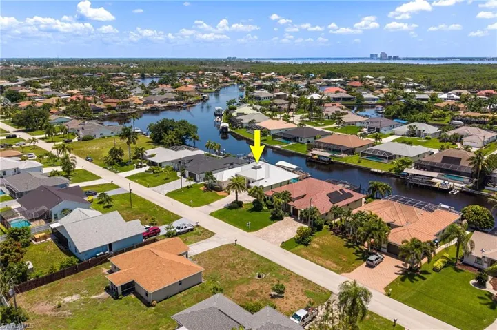 2213 Se 19th Ave, Cape Coral, Florida 33990