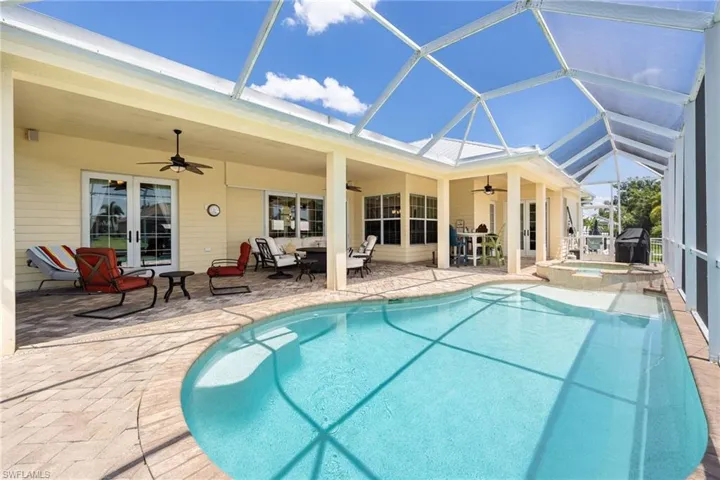 2213 Se 19th Ave, Cape Coral, Florida 33990