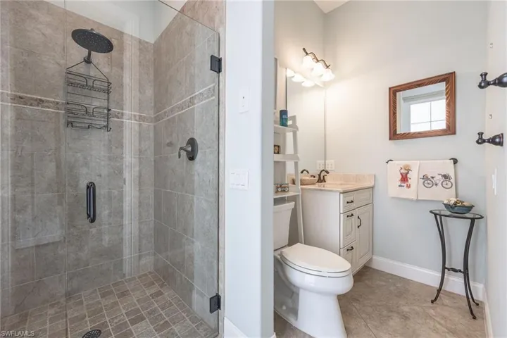 en-suite bathroom, pool bath
