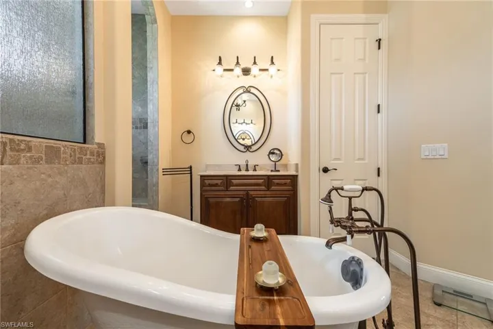 2213 Se 19th Ave, Cape Coral, Florida 33990