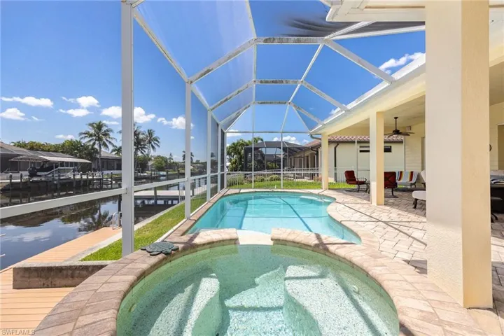 2213 Se 19th Ave, Cape Coral, Florida 33990
