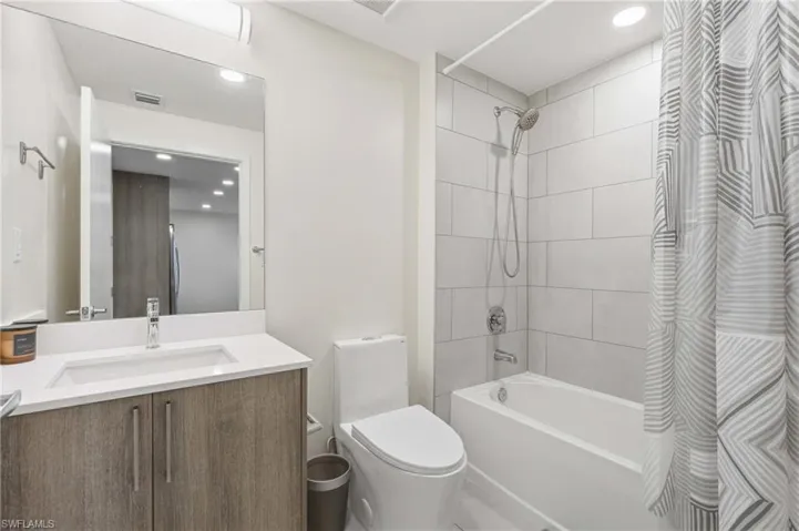 26600 Rosewood Pointe Dr 302, Bonita Springs, Florida 34135