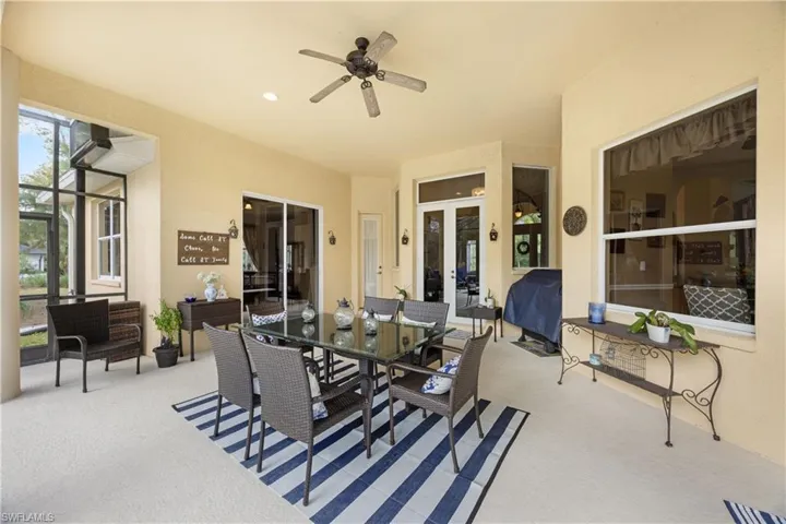 Spacious screened lanai for ease of entertainment