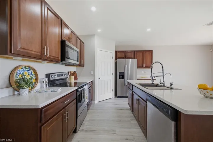 2909 Nw 22nd Ave, Cape Coral, Florida 33993