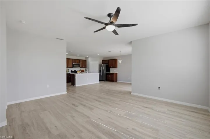 2909 Nw 22nd Ave, Cape Coral, Florida 33993