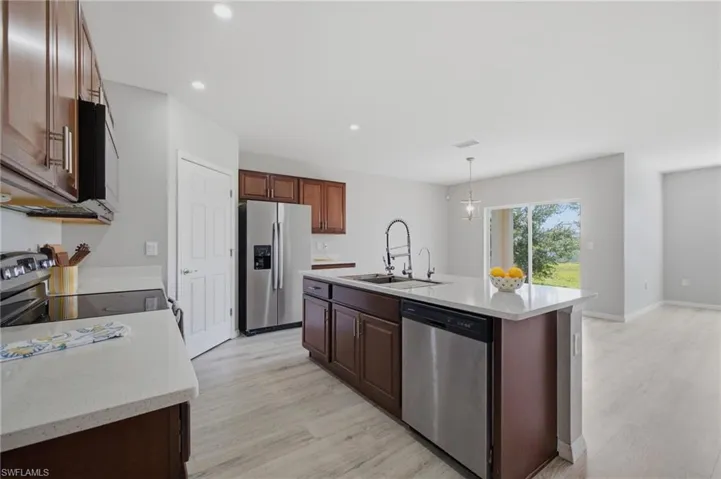 2909 Nw 22nd Ave, Cape Coral, Florida 33993