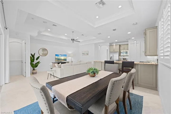551 99th Ave N, Naples, Florida 34108