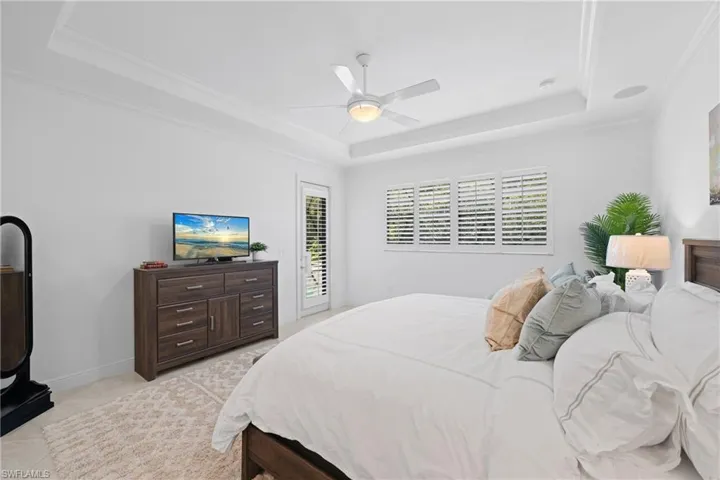 551 99th Ave N, Naples, Florida 34108