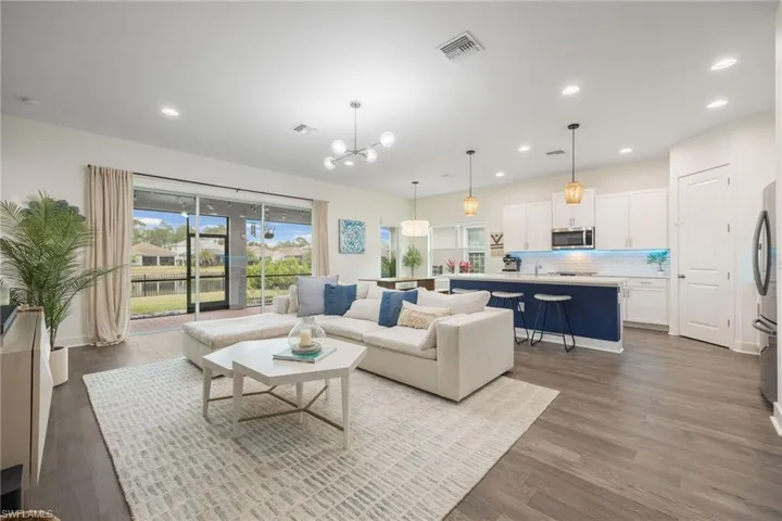 3323  Pilot  CIR, Naples, FL 34120