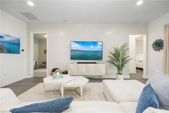 3323  Pilot  CIR, Naples, FL 34120