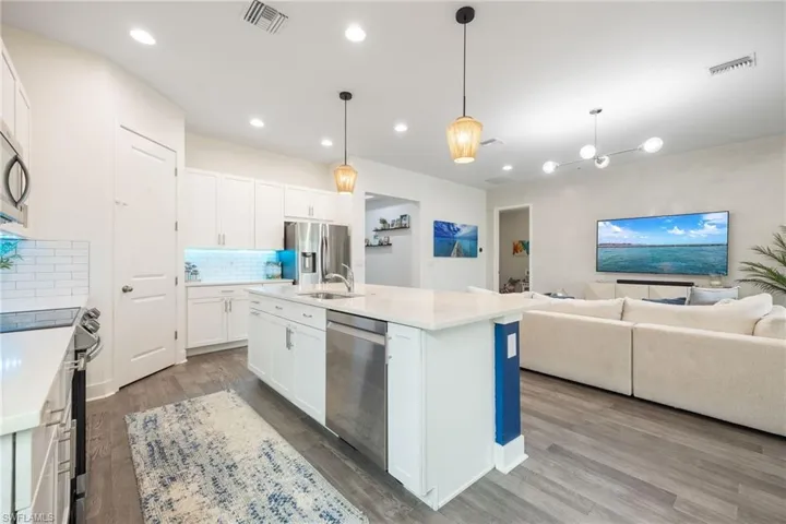 3323  Pilot  CIR, Naples, FL 34120