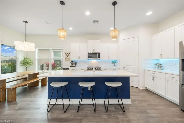 3323  Pilot  CIR, Naples, FL 34120