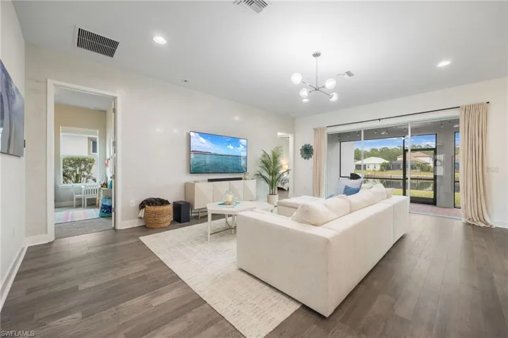 3323  Pilot  CIR, Naples, FL 34120