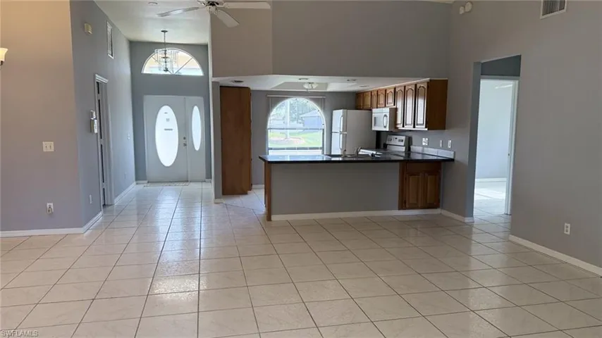 1409 Sw 10th St, Cape Coral, Florida 33991