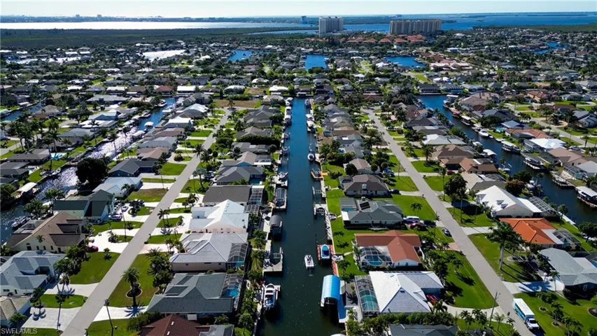 5219 Sw 11th Pl, Cape Coral, Florida 33914