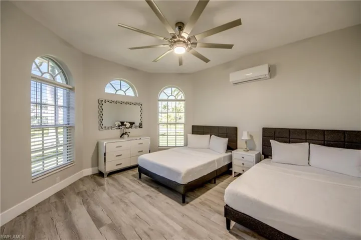 5219 Sw 11th Pl, Cape Coral, Florida 33914