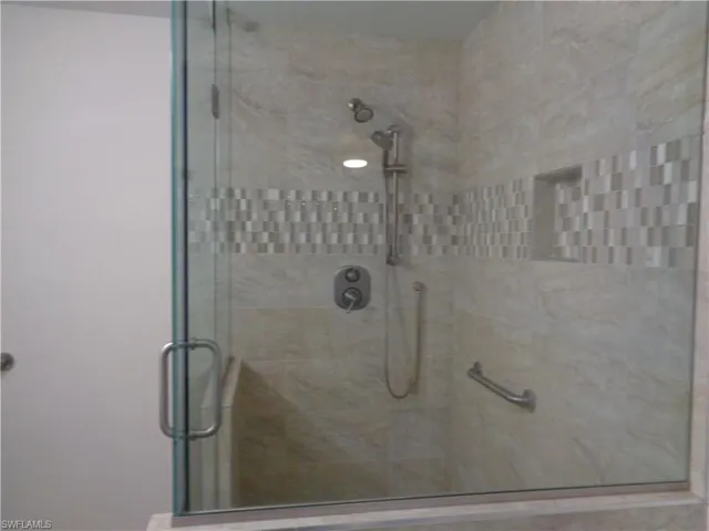 6429 Royal Woods Dr, Fort Myers, Florida 33908