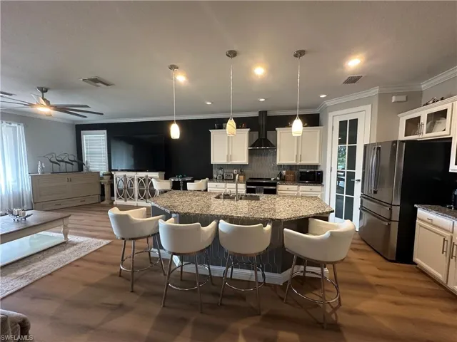1599 Marton Ct, Naples, Florida 34113