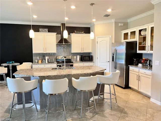 1599 Marton Ct, Naples, Florida 34113