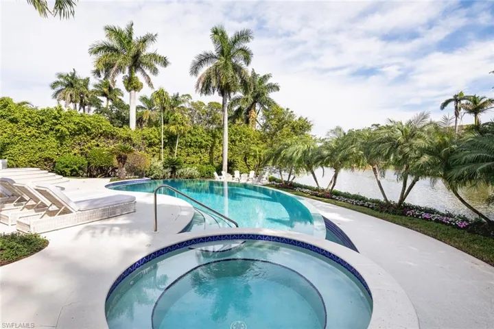 2595  Half Moon  WALK, Naples, FL 34102