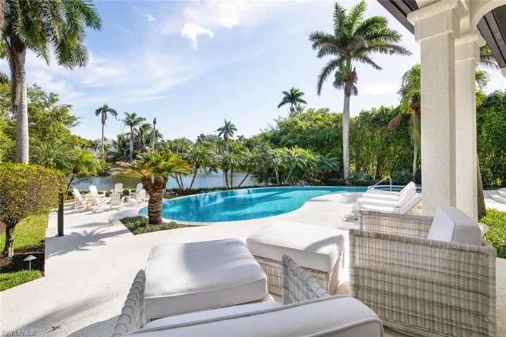 2595  Half Moon  WALK, Naples, FL 34102
