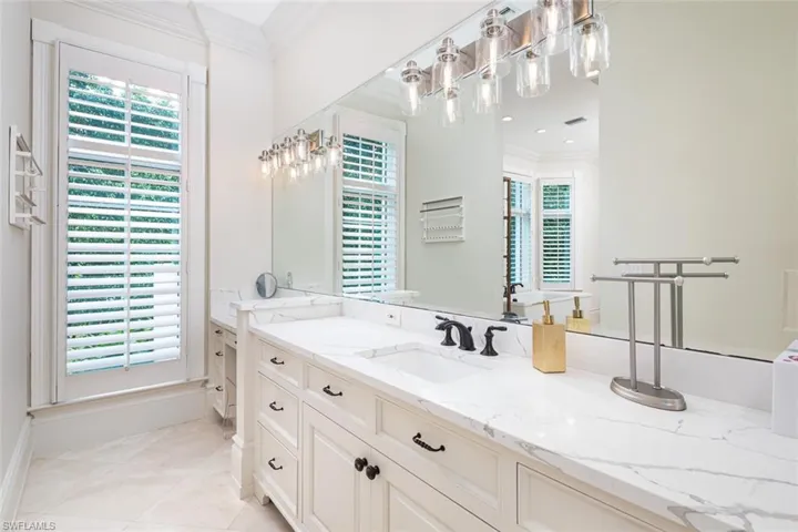 2595  Half Moon  WALK, Naples, FL 34102