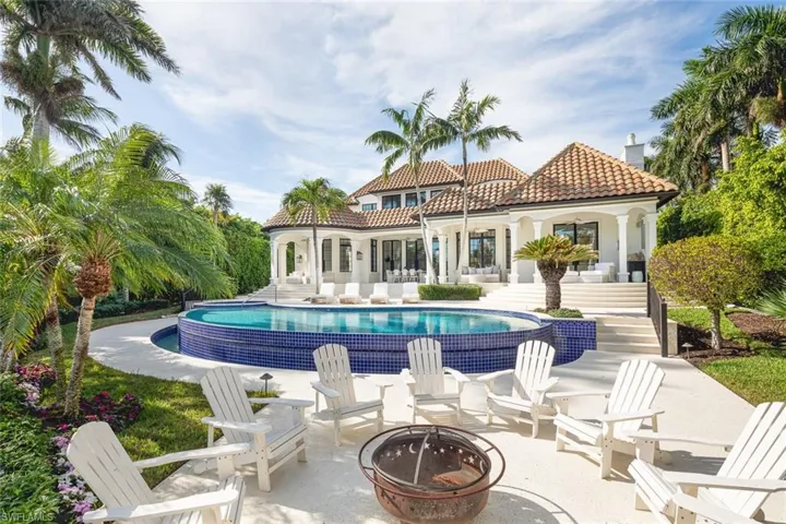2595  Half Moon  WALK, Naples, FL 34102