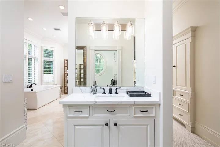 2595  Half Moon  WALK, Naples, FL 34102