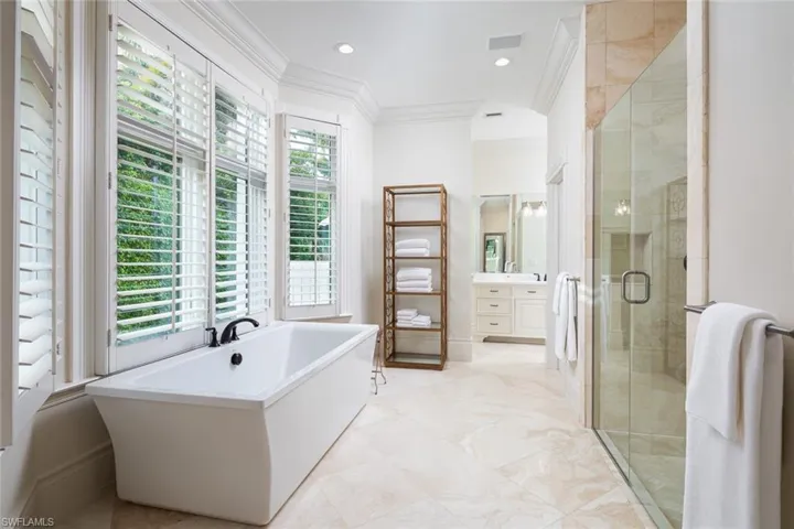 2595  Half Moon  WALK, Naples, FL 34102